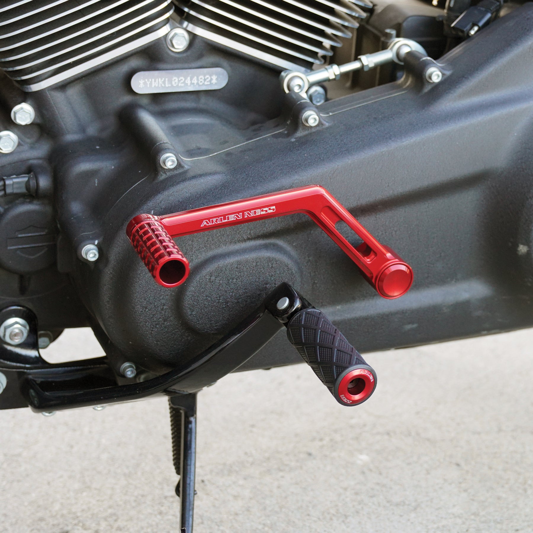 Speedliner Shift Arm for Softail, Red